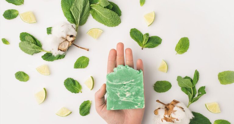 5 REASONS TO USE A HANDMADE NATURAL SOAP